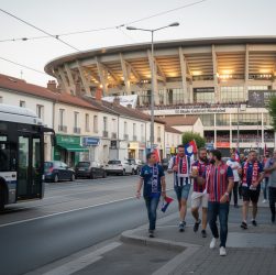 découvrez les meilleures options pour vous rendre au stade gabriel-montpied le jour du match : transports en commun, parking, et conseils pratiques pour arriver facilement et à l'heure.
