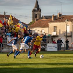 découvrez l'histoire passionnante du football entre moulins et yzeure, deux équipes rivales aux parcours riches et mémorables.